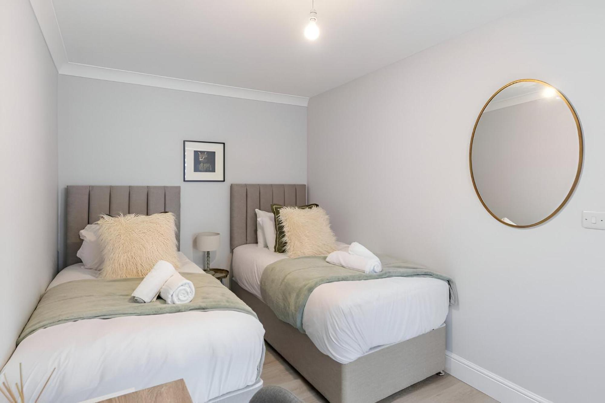 Apartment Sophistication Chic 3-br For Modern Living London