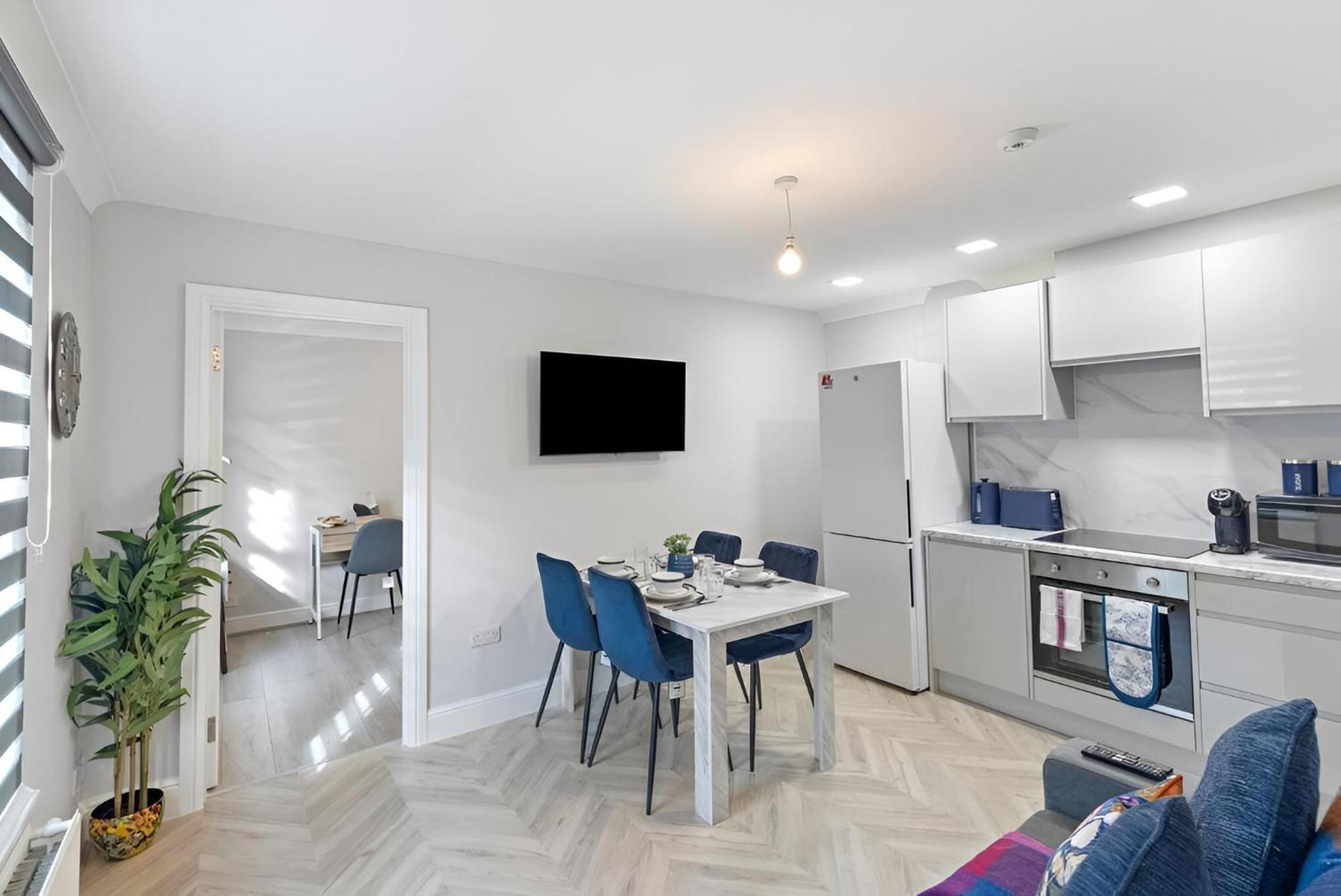 Apartment Sophistication Chic 3-br For Modern Living London