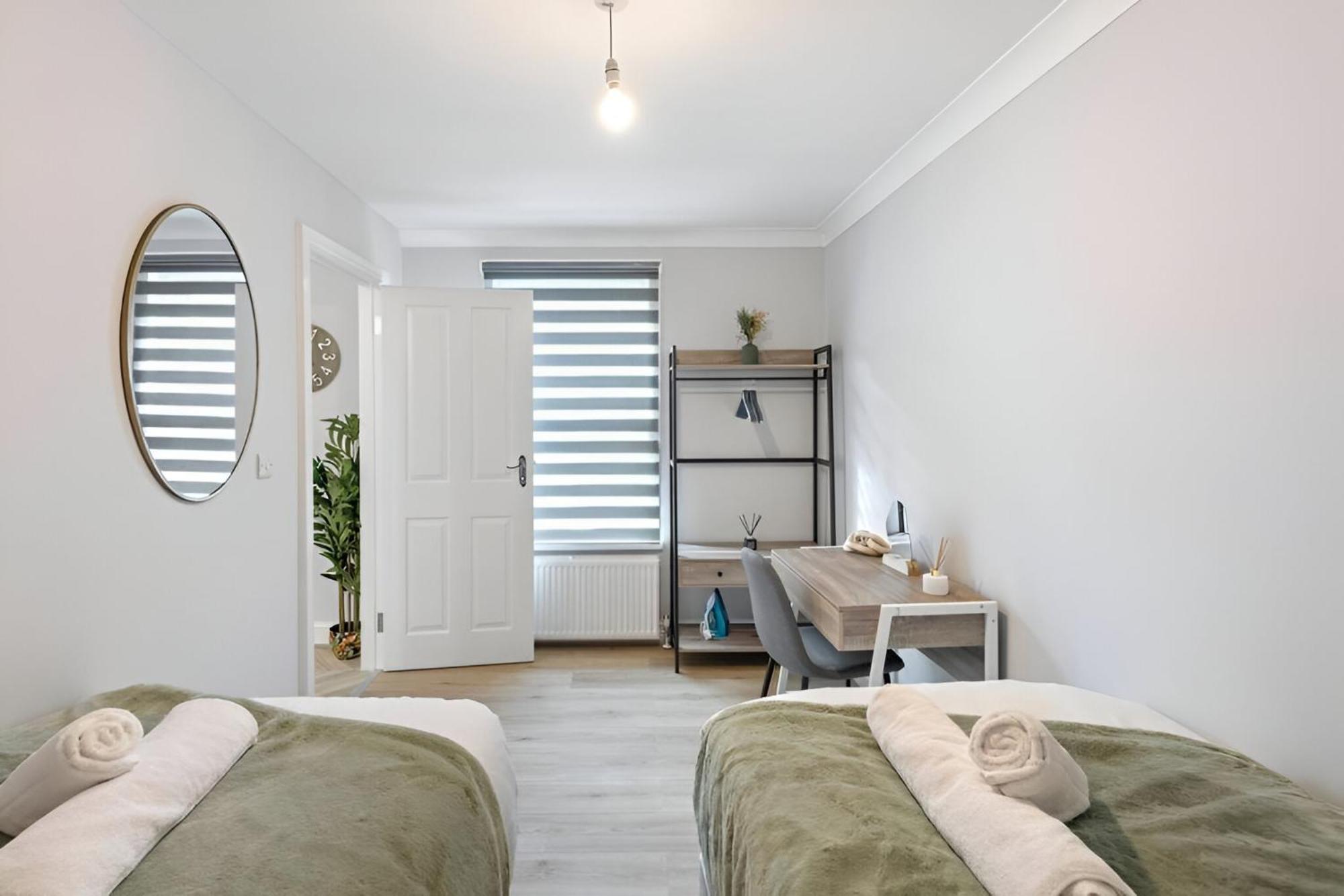 Sophistication Chic 3-br For Modern Living * London