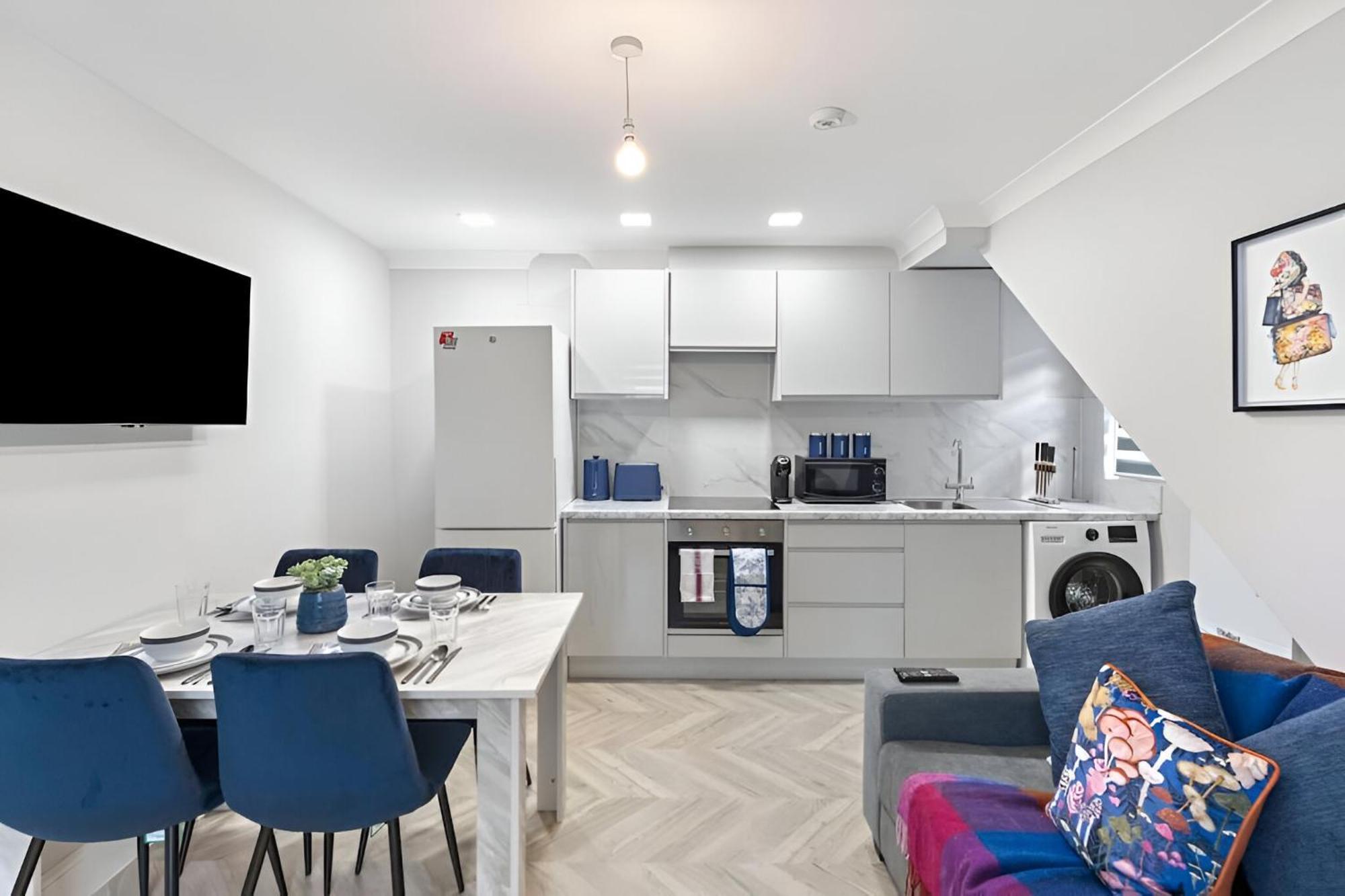 Apartment Sophistication Chic 3-br For Modern Living London