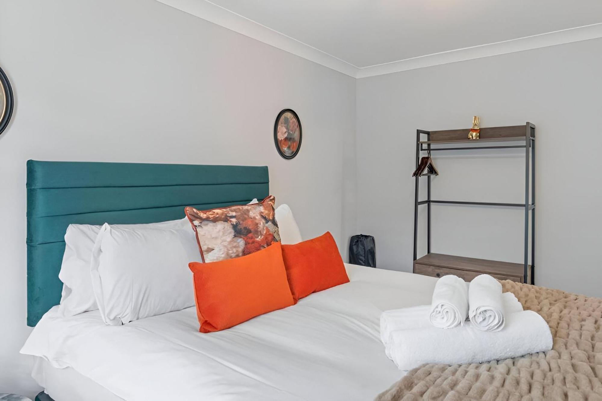 Apartment Sophistication Chic 3-br For Modern Living *